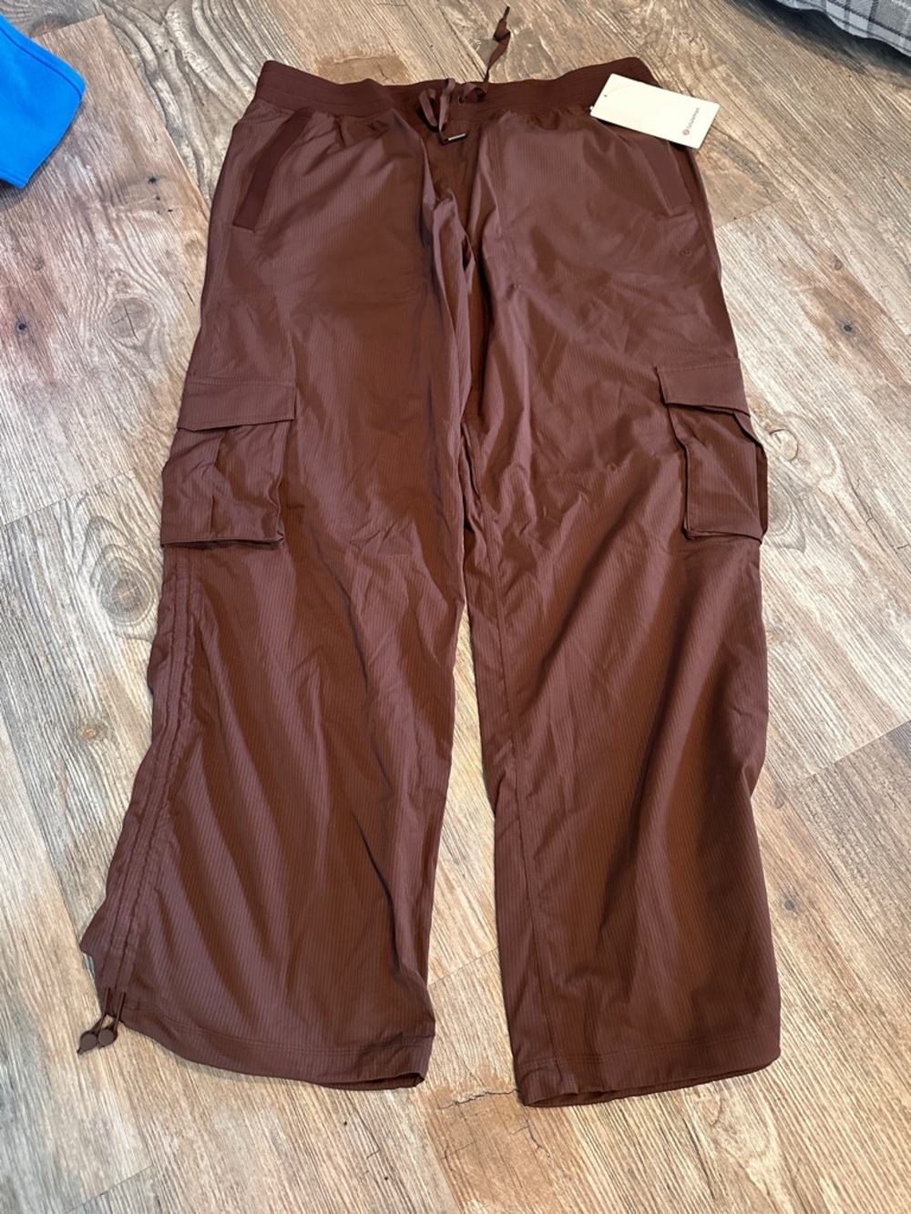 NEW with tags! Lululemon Dance Studio Relaxed-Fit Mid-Rise Cargo Pant
Lava Cake - Picture 2 of 8